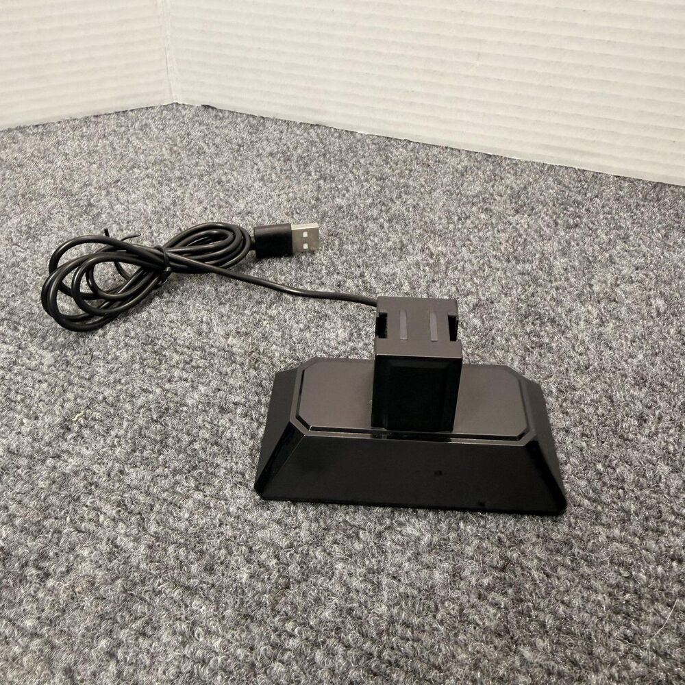Digital Essentials Dual Charger Dock For Nintendo Switch Controllers Black USB